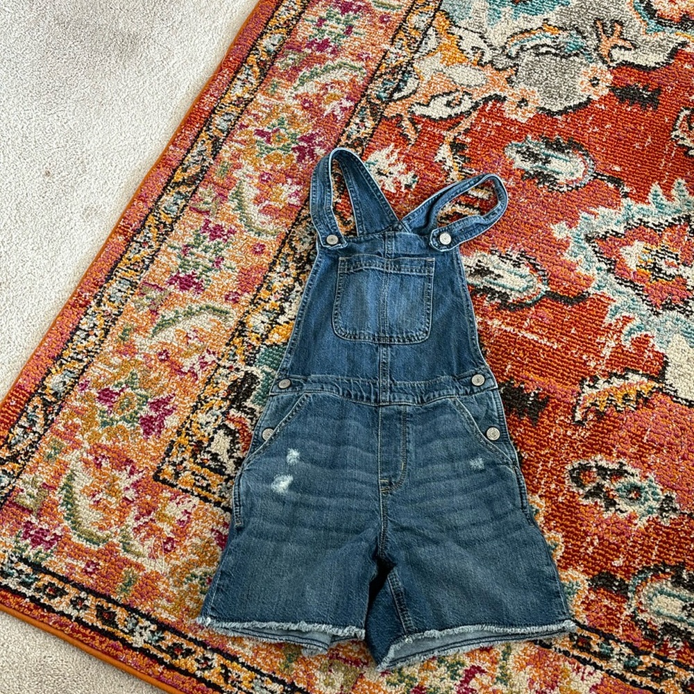 Selling girls size xl kids gap overalls. No damage or issues just outgrown!